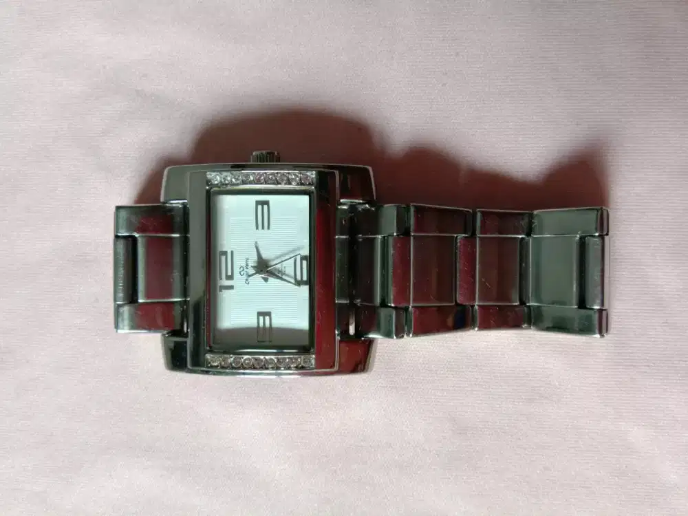 Jam wanita Christ Verra