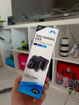 Cas DS4 Dual Charging Dock PS4 Slim Pro Kondisi masih Baru