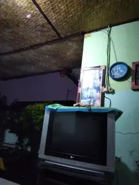 Televisi LG model tabung