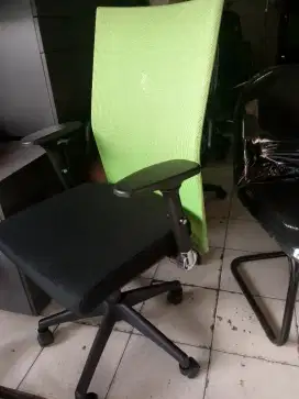 Kursi kantor putar