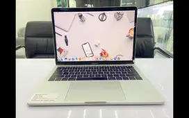 MACBOOK PRO 2019 RAM 8/256 GB TB