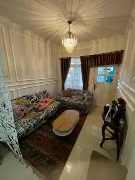 Dikontrakan Rumah Tahunan 3 Lantai