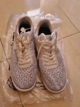 Sepatu casual pria