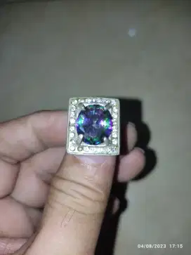 Cincin batu warna hijau