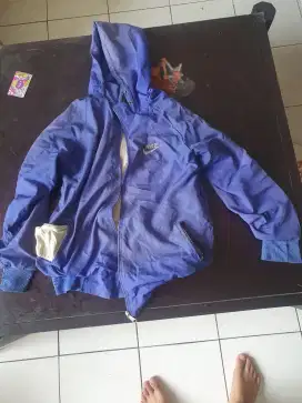 Jaket nike biru size m