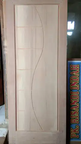 Daun pintu kamar