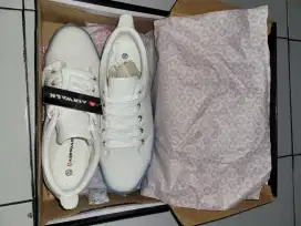 Sepatu merk airwalk