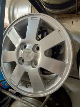 Mitsubishi Mirage 14 ( velg aja /4 pc )