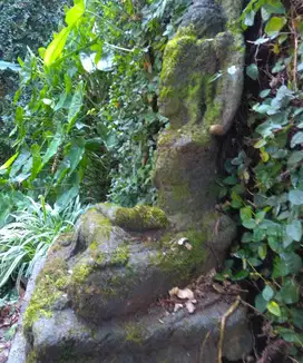 Patung batu sitting Shiva