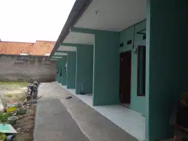Anwar kost ( CAMPUR)  tidak bebas.