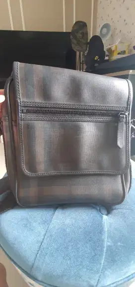 Tas kulit messanger Burberry Original