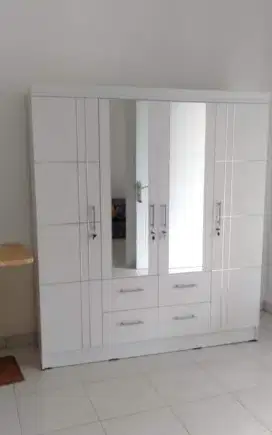 Lemari pintu Empat