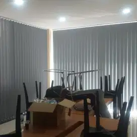 Vertikal blind kantor/rumah