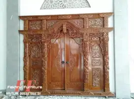 Pintu gebyok ukir