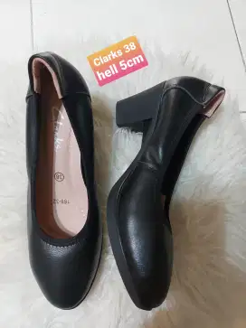 Clarks heel size 38