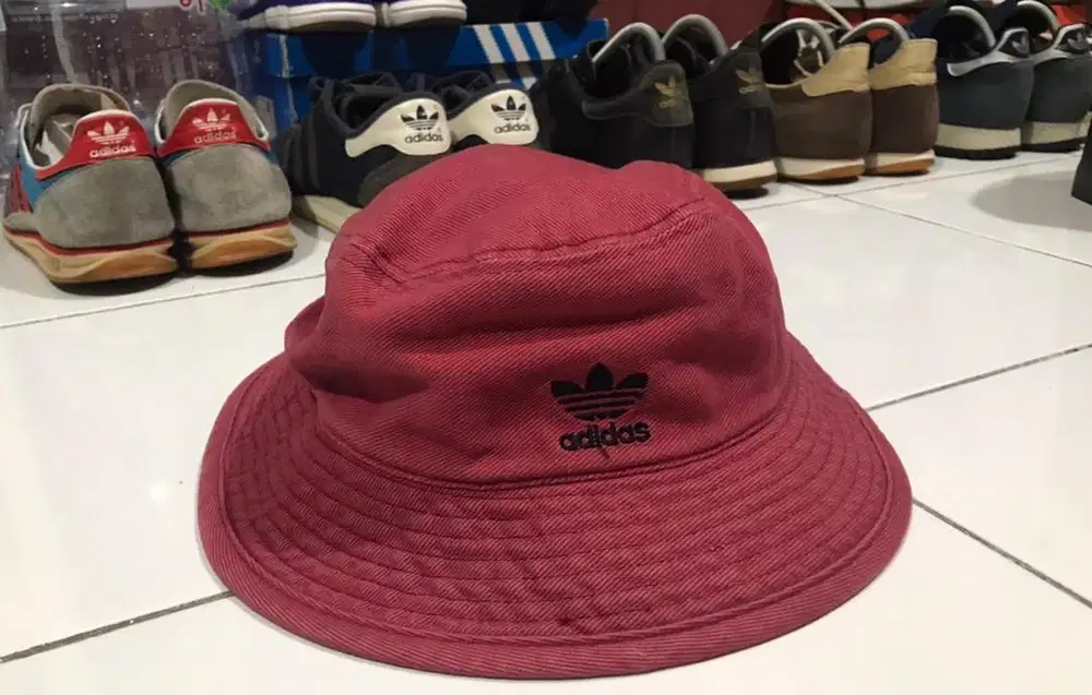 Trefoil Adidas Buckethat Maroon