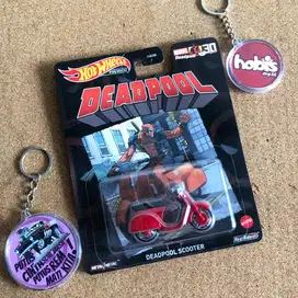 Diecast Hot Wheels Premium Deadpool Scooter Red Vespa Primavera Marvel