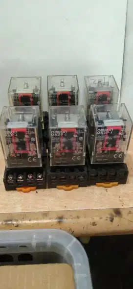 Relay Omron MK2P input 24VDC kaki 8