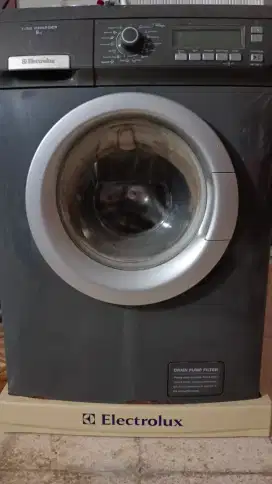 Mesin cuci Electrolux EWF 1082 G