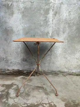 Meja Lipat Besi Tempa Kuno Ned Indie