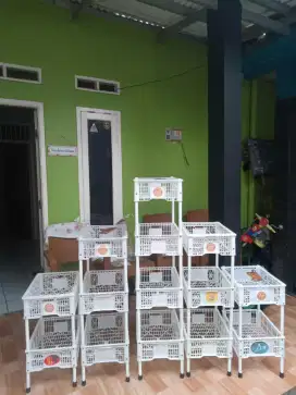 Rak susun serbaguna