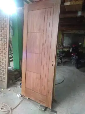 Daun Pintu kayu