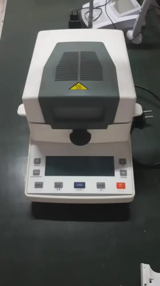 Halogen Moisture Analyzer