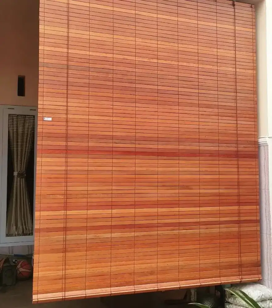 Tirai kayu jati Plituran