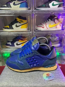 BISA COD / REKBER , VALENTINO GARAVANI ROCKRUNNER SNEAKERS ROYAL BLUE