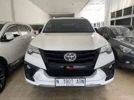 TOYOTA FORTUNER TRD SPORTIVO TH 2018 WRN PUTIH