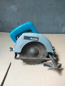 circular saw makita5600nb