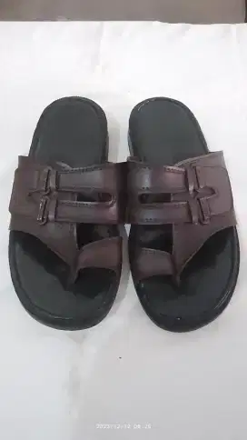 sandal kulit pria merk New Casual