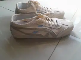 Sepatu onitsuka tiger fashion