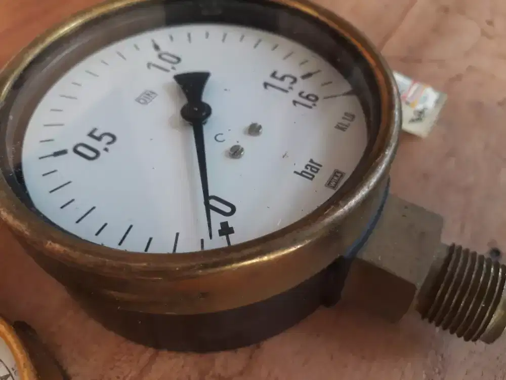 alat ukur tekanan/Pressure gauge wika 6inc