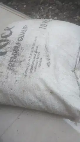 Pasir malang kasar warna merah 1 karung 5-6 kg aquascape&tanaman hias.