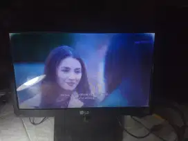monitor led LG 16M37A bekas