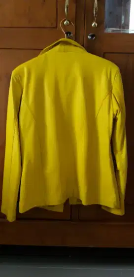 Jaket kulit bekas , size M, cewek, koleksi pribadi, jarang dipakai