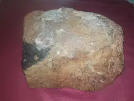 Batu besi mirip batu meteor besi berat 13,5 kg