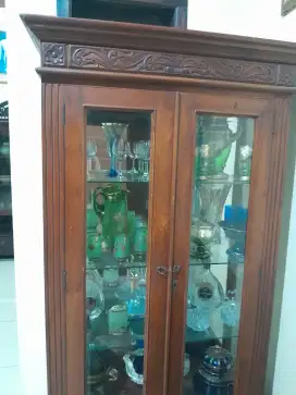 Jual lemari pajangan kristal kuno jati solid