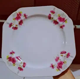Piring Kuno Antik motif Bunga kotak Wayang