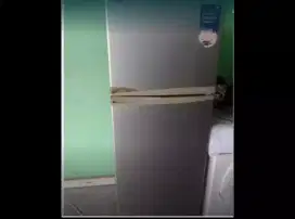 Dijual kulkas toshiba 2 pintu