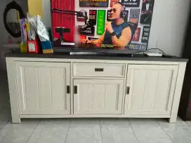 Lemari TV atau buku