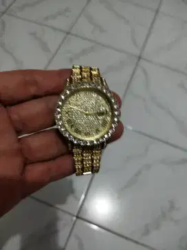 Dijual jam tangan pria keadaan normal merk import msh mulus