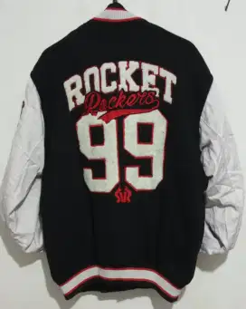 jaket varsity pria bekas