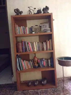 Lemari buku/sekat