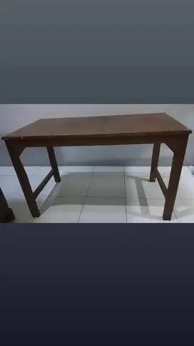 Meja Kayu Serbaguna