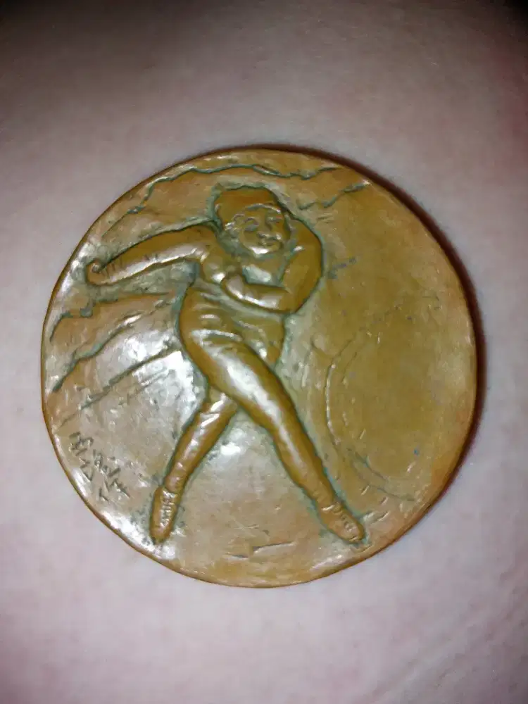 Medali perunggu antik
