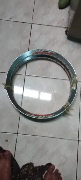 Velk alumunium ring.17