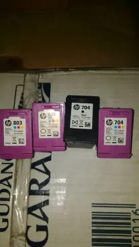 Di cari cartrige hp 704 bekas