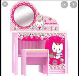 Meja rias hello kitty